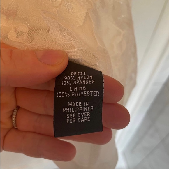 Cap-Sleeve Lace, Off-white Dress with brown belt - Picture 4 of 4